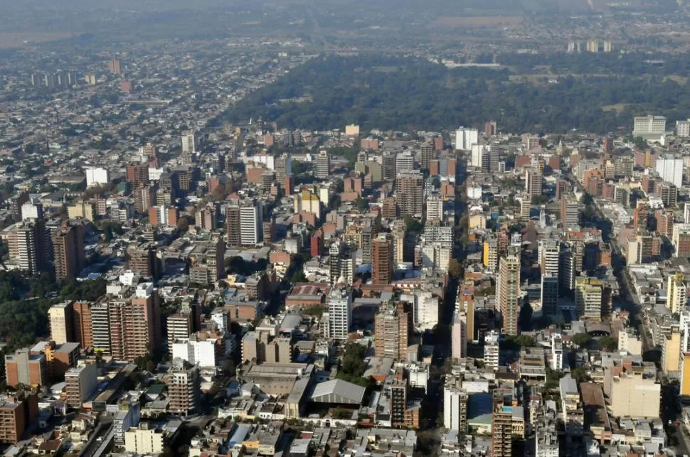 EN EL CENTRO. Más del 90% de los edificios en falta se encuentran dentro de las cuatro avenidas de la ciudad. la gaceta / foto de jorge olmos sgrosso