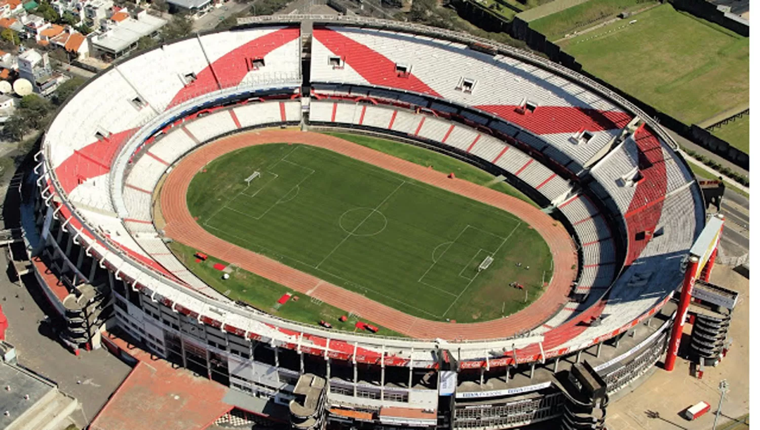 EL MONUMENTAL. Vista aérea de la cancha de River Plate. FOTO TOMADA DE VIEJOS ESTADIOS