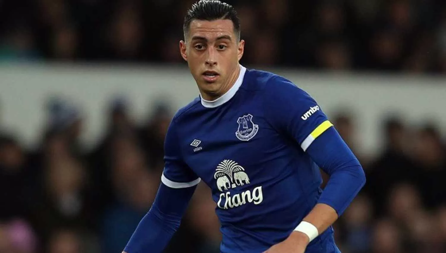 CRITICADO. Ramiro Funes Mori se ganó la bronca de hinchas ingleses por recordar las Islas Malvinas. (ARCHIVO)