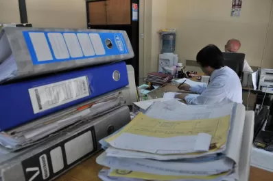 Docentes y sindicatos estatales acordaron una suba del 17%