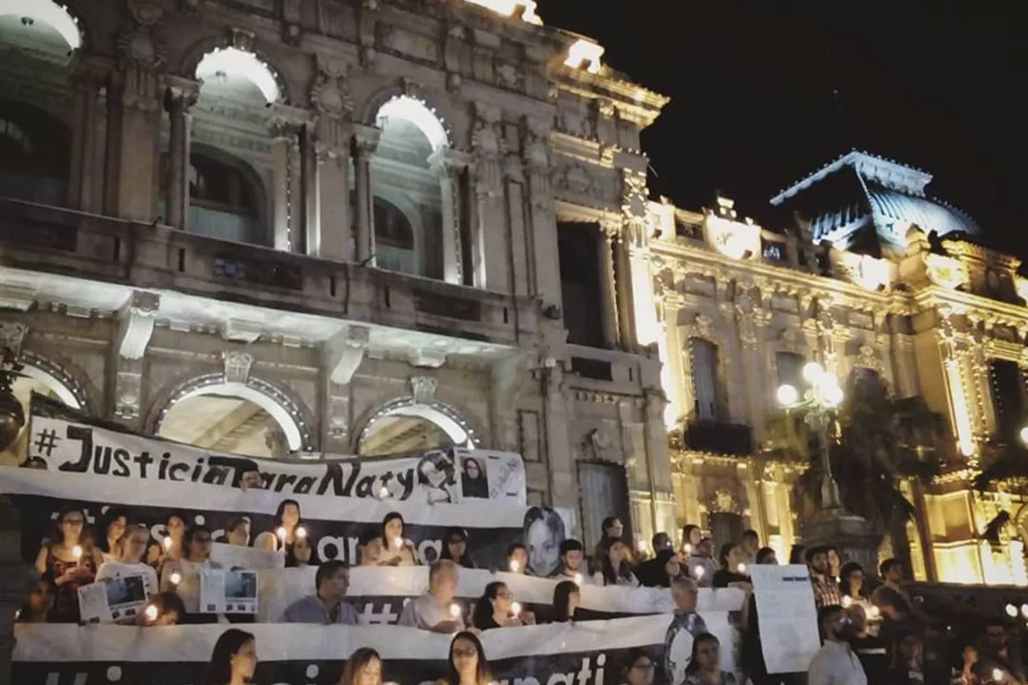 MARCHA. Pidieron justicia por Natalia Vargas en al puerta de la Casa de Gobierno. FOTO TOMADA DE LA PÁGINA DE FACEBOOK JUSTICIA PARA NATI