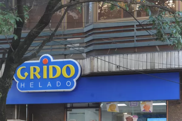 Una heladería fue asaltada dos veces en una semana y sospechan de los mismos ladrones