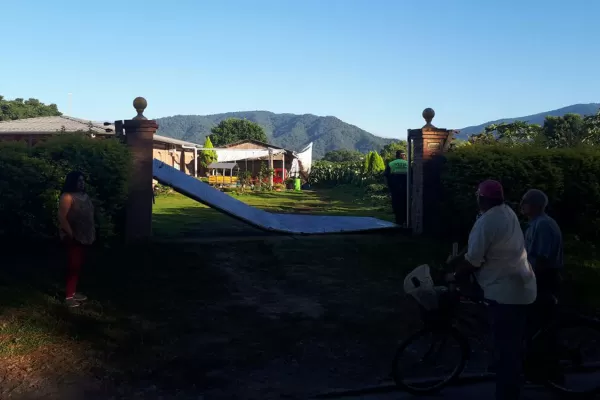 Horror en Lules: se tiroteó con los ladrones, su mujer recibió un disparo y murió