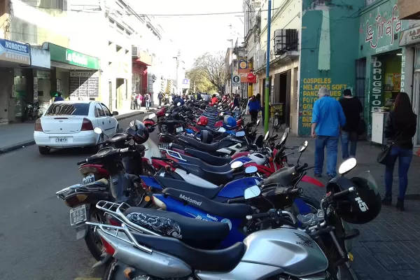 Alfaro anunció que convertirán en peatonal la cuadra de Mendoza al 800