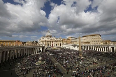 Detuvieron a un funcionario del Vaticano por posesión y difusión de pornografía infantil