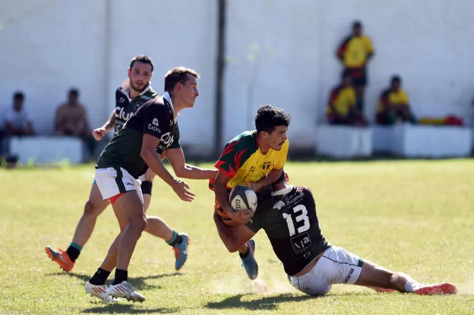 RUGBY EN SERIO. Tucumán Rugby ganó 6-4 en tries, pero el resultado fue anecdótico. Desde hoy se comenzará a trabajar en la nueva cancha de UPAL en el penal. la gaceta / foto de DIEGO ARAOZ