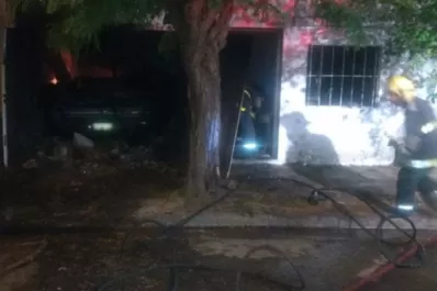 Asesinaron a una mujer y a sus hijos, y detuvieron al esposo, que quiso simular un incendio