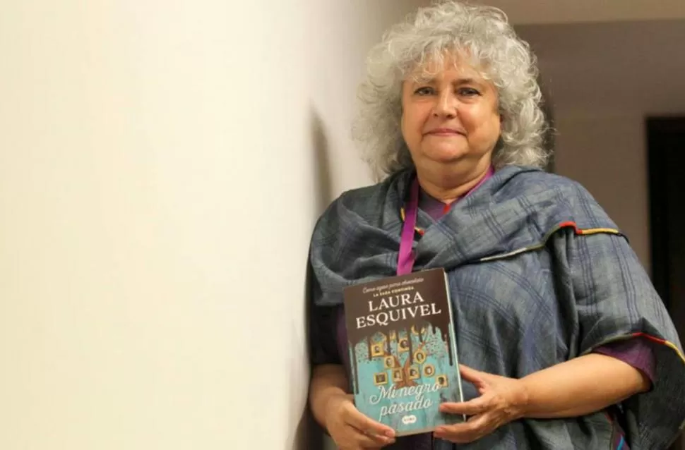 LA HISTORIA DE UNA FAMILIA. En Mi negro pasado, Esquivel aborda la vida de Rosaura, la hermana de Tita en la novela que la hizo famosa en 1989.   