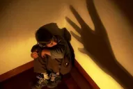 Video: niñera grabó como una madre golpea salvajemente a su hijo de tres años