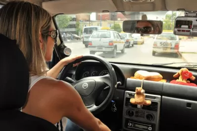 Para combatir el acoso, se multiplican los servicios de taxis para mujeres