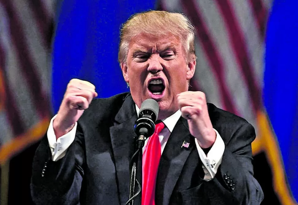 ENCOLERIZADO. “Es una caza de brujas”, bramó el mandatario por Twitter. reuters