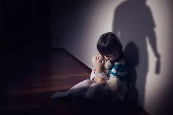 Habló el papá de chico golpeado por su mamá: no lo podía creer