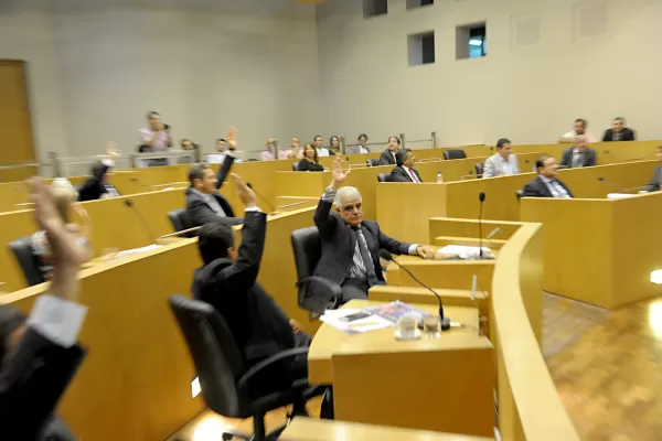 El tratamiento del Boleto Universitario debió posponerse por una desinteligencia en la Intendencia capitalina