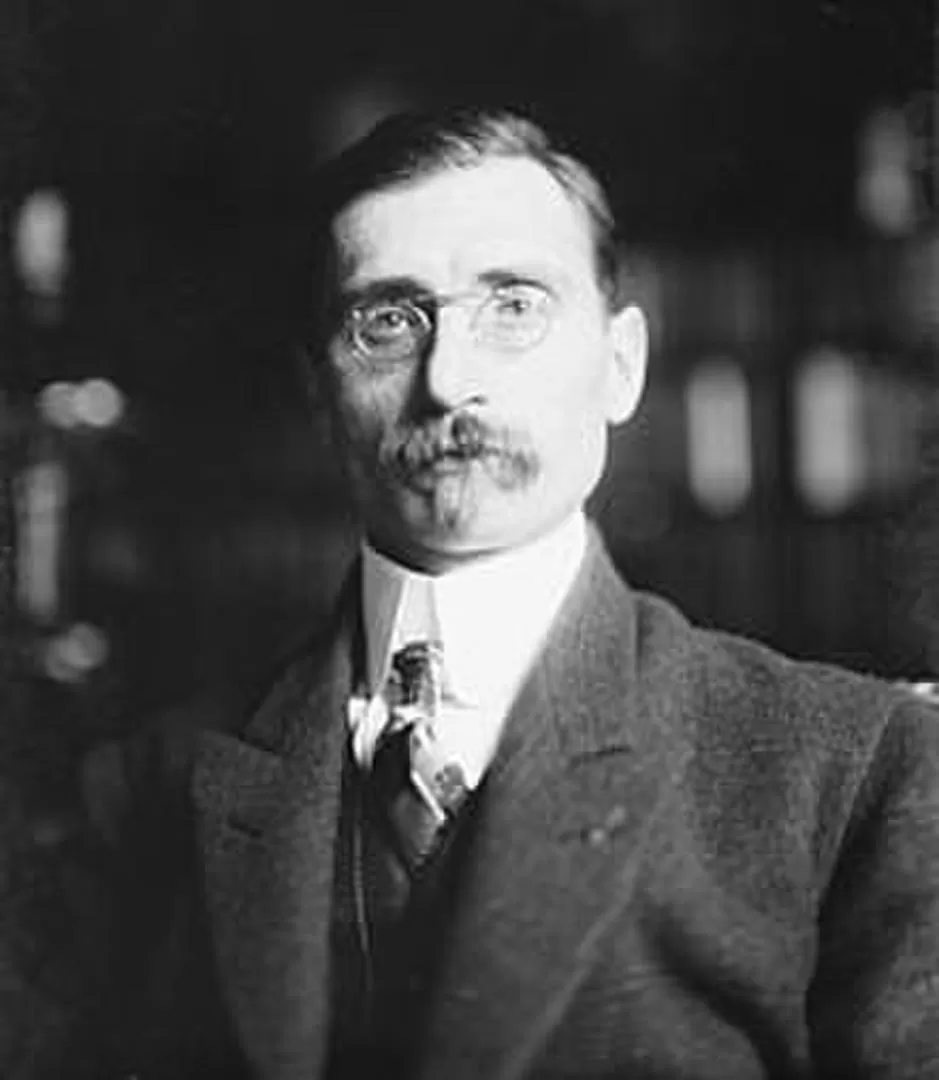 GUILLERMO FERRERO. Disertó sobre “Nerón” en el Teatro Belgrano, ante una multitud. 