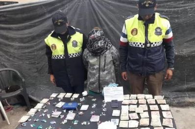 En un allanamiento por un crimen hallan drogas y armas