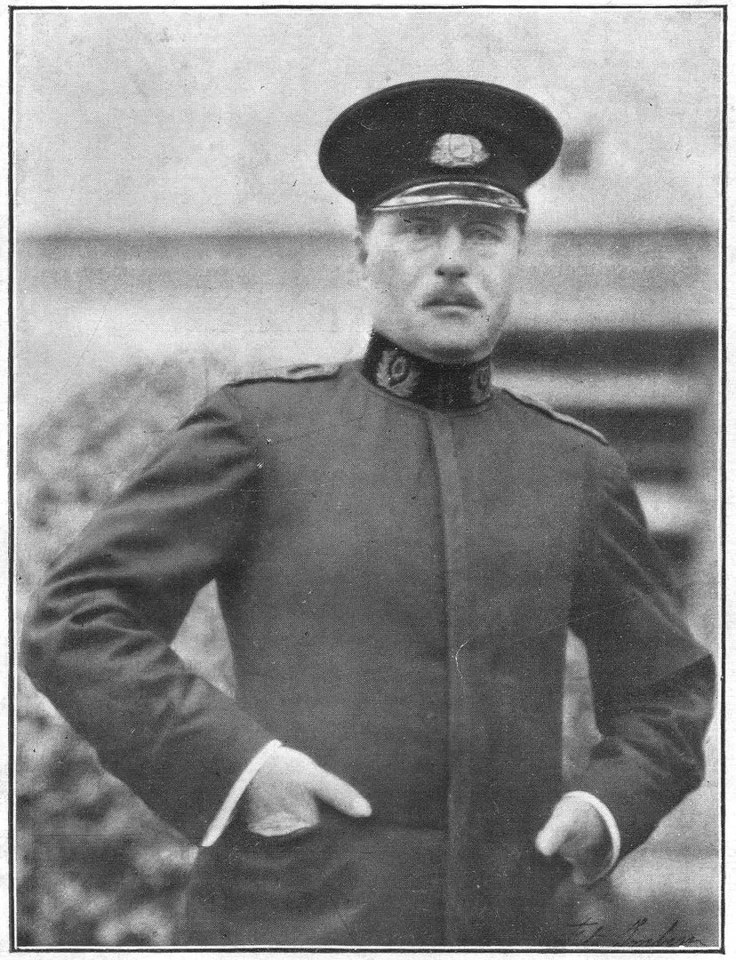 ANTONINO MALVAGNI. Una foto con uniforme, tomada en los tiempos tucumanos. 