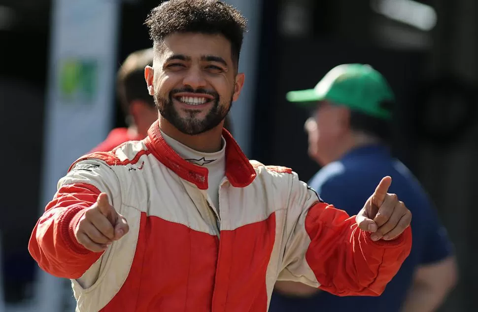 FELICIDAD TOTAL. Maximiliano Bestani logró sacarle un gran rendimiento al Renault Clio en la última serie de ayer. foto de darío gallardo 