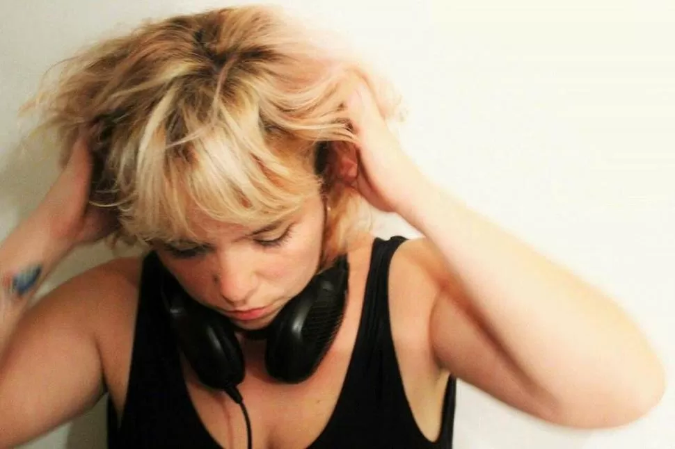 FLORA  ILLUMINATO. La Dj se presentará en Nuevo Mundo de los cerros tucumanos.-