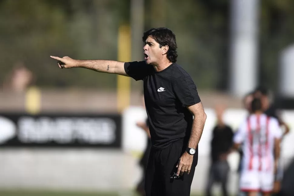 NO LE ENCONTRÓ LA VUELTA. Forestello no supo cómo cambiar la tónica de un complemento nefasto para San Martín. foto Ignacio Izaguirre (especial para la gaceta)