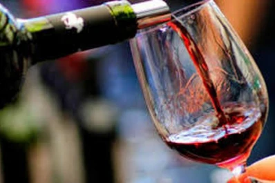 En honor del malbec, la Casa de Gobierno se tiñe de rojo violáceo