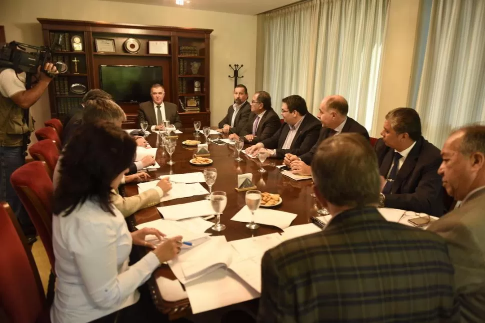 LABOR PARLAMENTARIA. Autoridades de la Legislatura se reunieron ayer. prensa legislatura