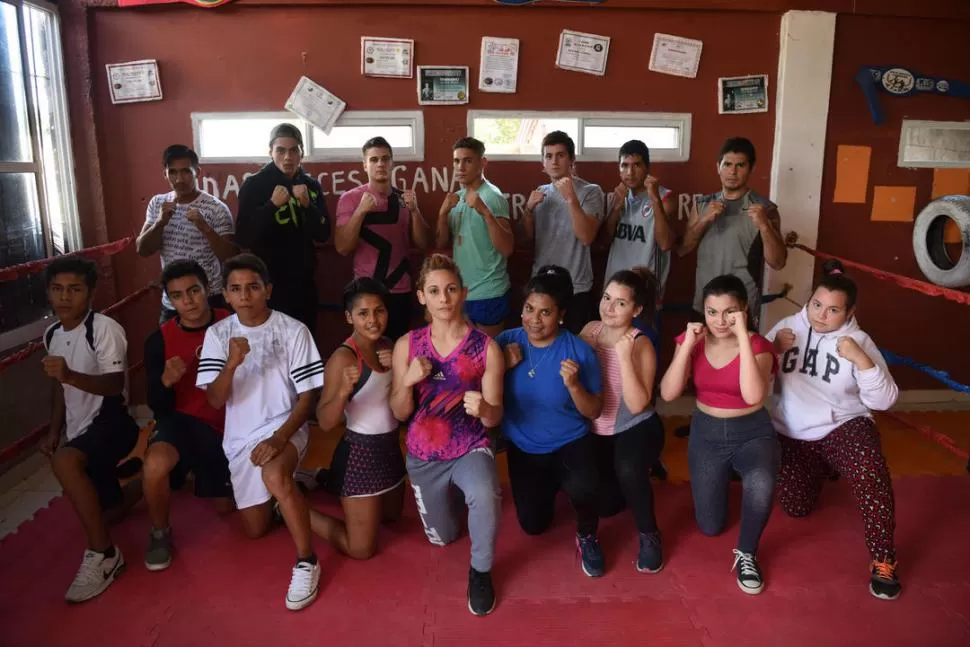 EN GUARDIA. “Boxeándole a la calle” representa una buena oportunidad para púgiles amateurs. También persigue la difusión de la disciplina en el interior tucumano. la gaceta / fotos de diego aráoz