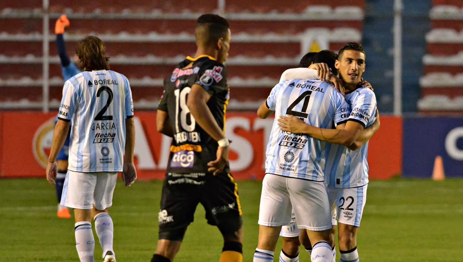 Los jugadores de Atlético supieron aguantar el partido en el momento más difícil. MARKA