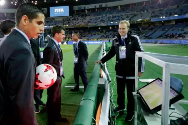 Durante el Mundial de Rusia, la FIFA explicará las decisiones de VAR en las pantallas de los estadios