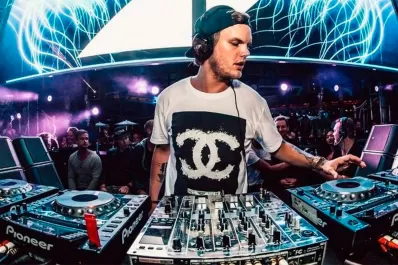 Qué se sabe hasta ahora de la misteriosa muerte del DJ Avicii