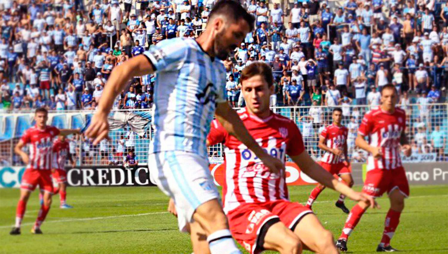 100 PARTIDOS. Romat fue reconocido en la previa al choque con Unión. (@ATOficial)