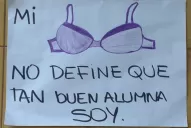 Sancionaron a una alumna por ir al colegio sin corpiño