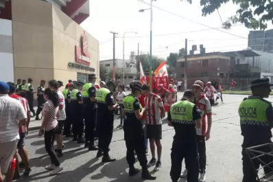 Estaban prófugos, quisieron entrar a La Ciudadela y los detuvieron