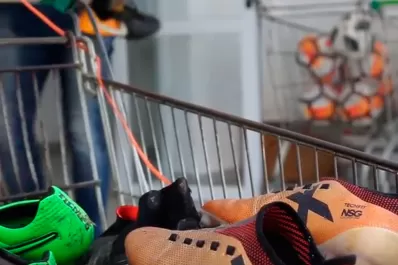 Un trabajo que pocos conocen: así trabajan los utileros de Atlético y de San Martín