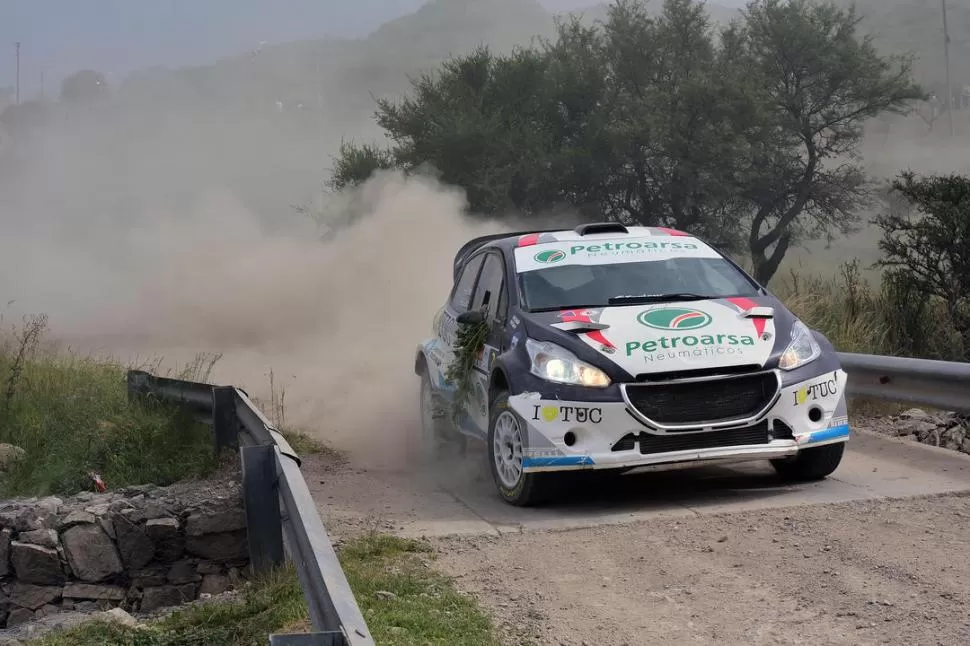 EN CARRERA. El Peugeot 208 de “Gero” Padilla estará esta vez en la clase R5. FOTO DE MARCELINO MERCADO 