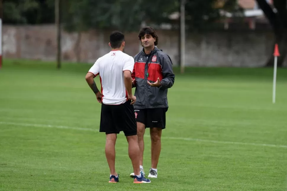 FALTA UN PASO. A Forestello y a Bieler nada les importa más que llevar a San Martín a la Superliga el lunes. la gaceta / foto de diego aráoz