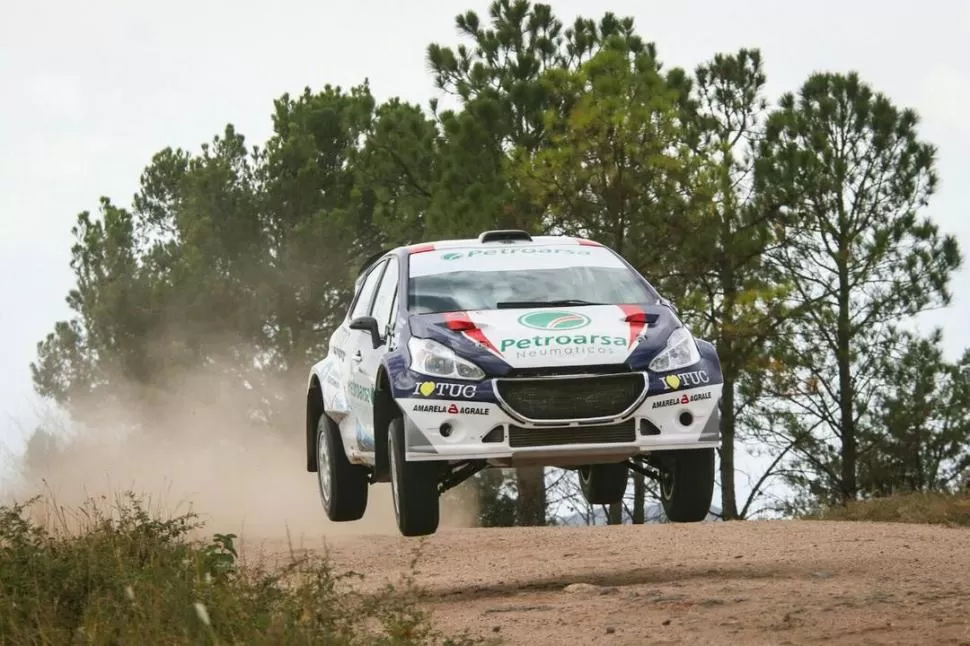 TODO BIEN. Padilla probó el lunes su Peugeot 208 en Santa María de Punilla. PRENSA EQUIPO BARATEC 