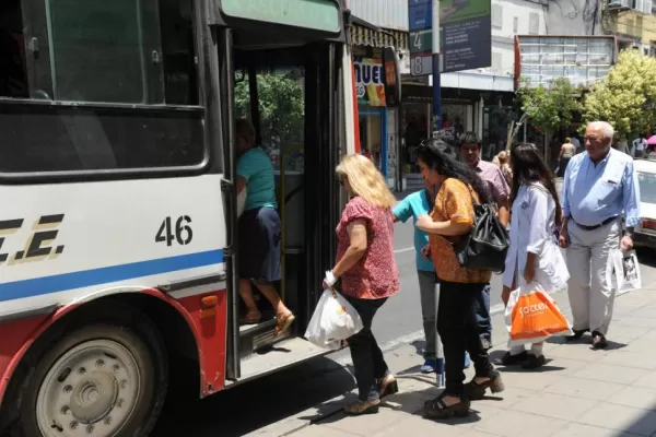 Manzur propone declarar por ley la emergencia del transporte público