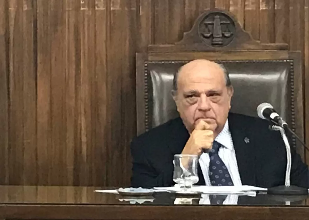 ANFITRIÓN Y DIRECTIVO DE AJUFE. Sanjuán en la capacitación del jueves.