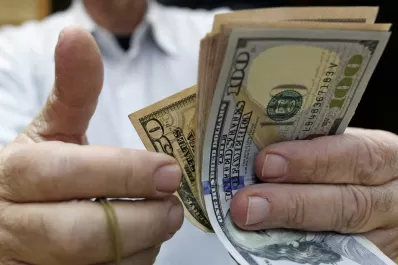 El Central mantuvo al dólar por debajo de $ 25