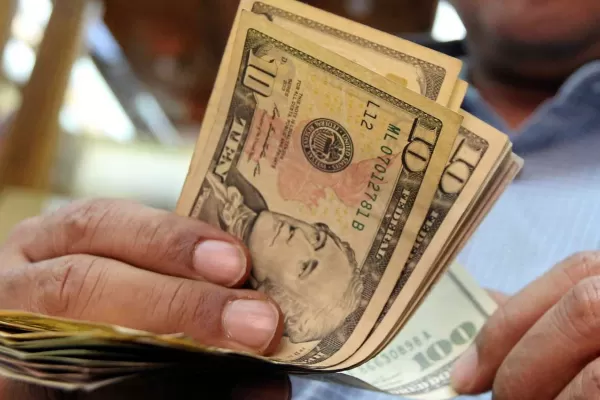 La cotización del dólar abrió estable luego del supermartes