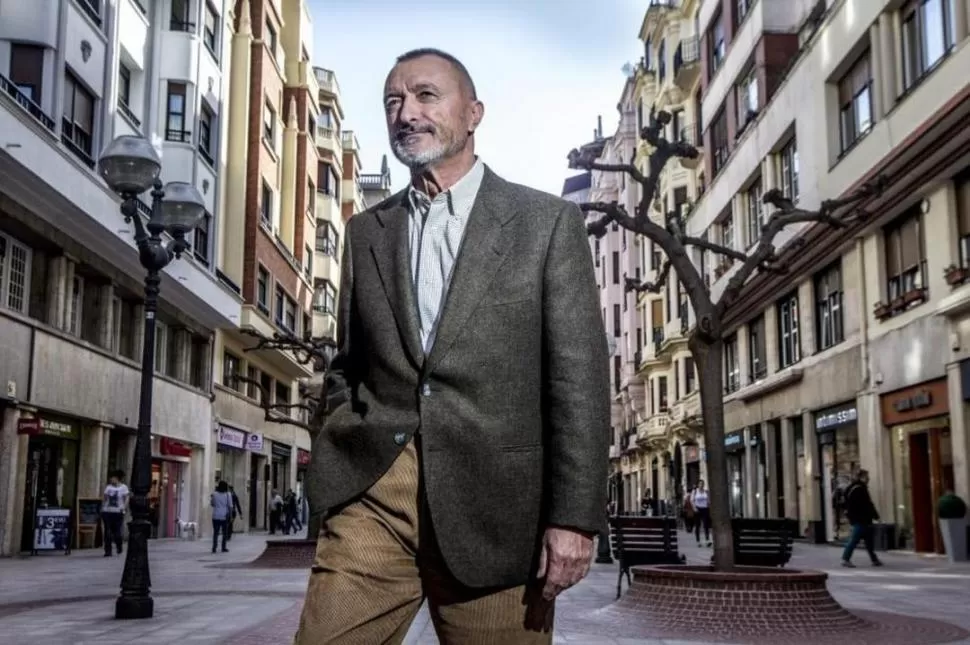 OBRA NUEVA. El español Arturo Pérez Reverte llegó a Buenos Aires. 