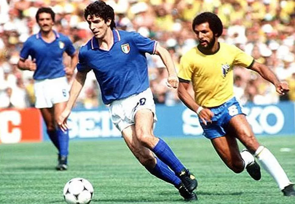 PARTIDO CLAVE. La “Azzurra”, liderada por Paolo Rossi, derrotó con firmeza y dejó en el camino a Brasil, que parecía imparable. Ese fue el envión para una selección que ganó merecidamente el título.  