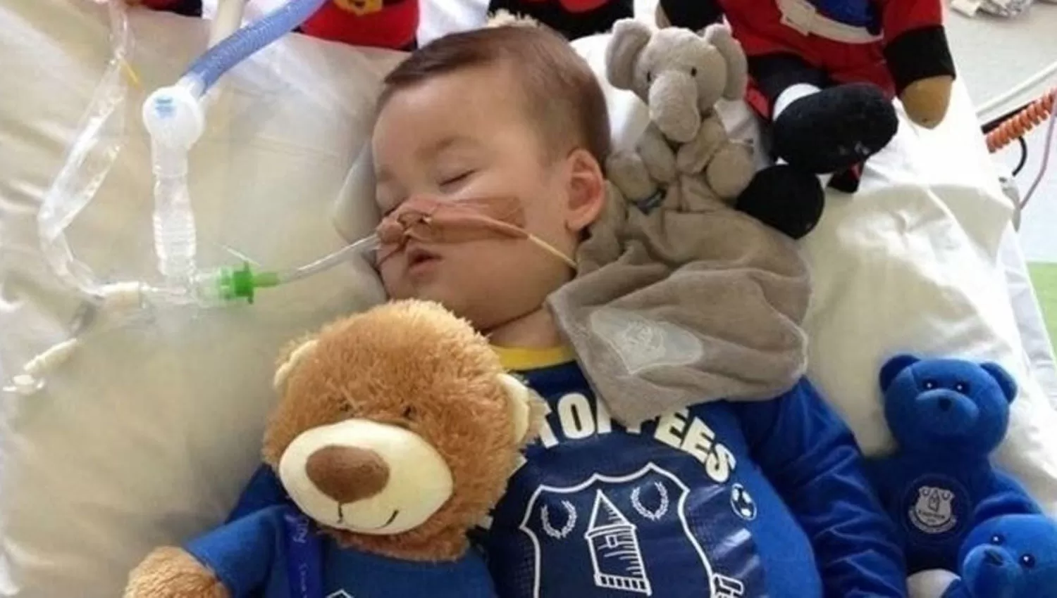 ALFIE EVANS. El niño, antes de ser desconectado. FOTO TOMADA DE CLARIN