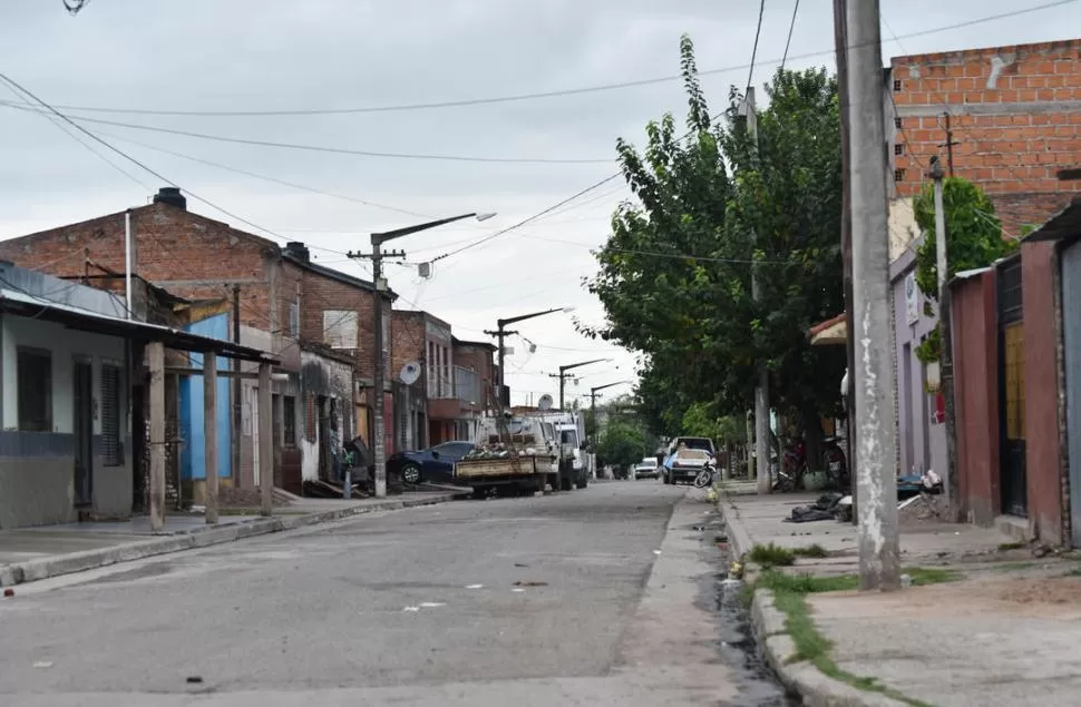 APARENTE CALMA. El secuestro de Margarita Toro conmocionó a Villa 9 de Julio. Después de ese hecho, la tensión se la encuentra en cada esquina. 