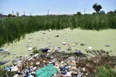 La Municipalidad y la SAT se desligan de una laguna contaminante en el barrio La Margarita