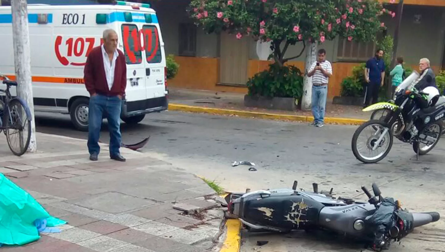 Así quedó la moto en la que se movilizaba la víctima. FOTO ENVIADA A TRAVÉS DE WHATSAPP