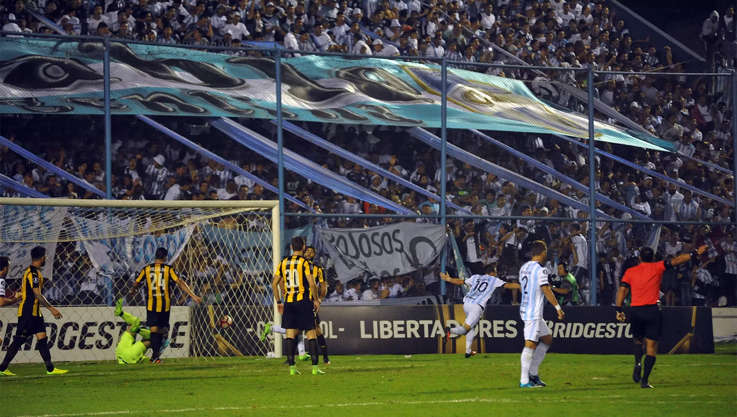 NOCHE DE COPA. Atlético necesita sumar de a tres para depender de sí mismo en la última fecha de la Libertadores. ARCHIVO LA GACETA / FOTO DE OSVALDO RIPOLL