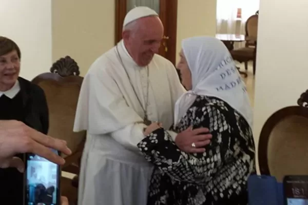 El Papa saludó a las Madres de Plaza de Mayo por su 41° aniversario