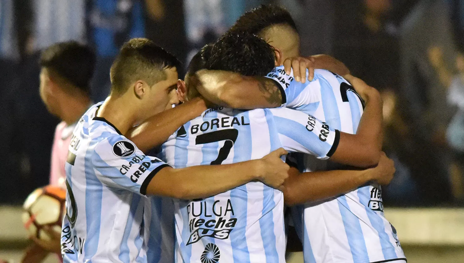 Atlético festejó algo más que tres puntos ante Peñarol. LA GACETA/FOTO DE INÉS QUINTEROS ORIO