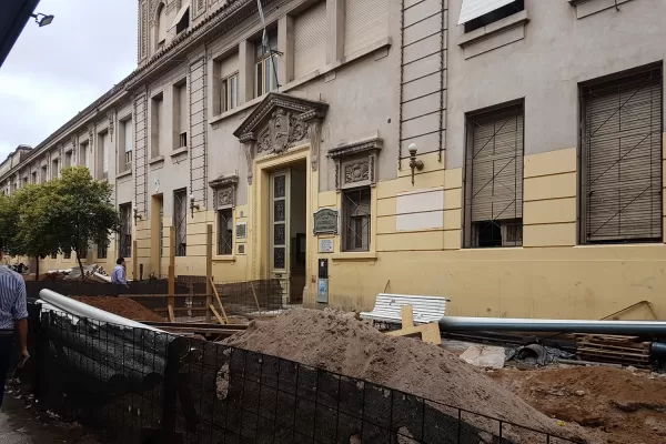 Alacranes en la Normal: cientos de padres denuncian falta de limpieza en la escuela